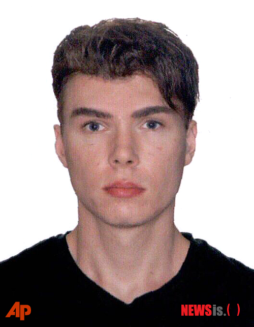 【리용=AP/뉴시스】엽기적인 살해 혐의로 4일 베를린에서 체포된 캐나다 포르노 배우 루카 로코 마그노타(29). 인터폴 제공. 