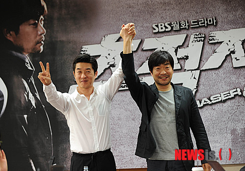 【고양=뉴시스】박영주 기자 = SBS TV 드라마 '추적자 The CHASER'의 투톱 손현주(47)와 김상중(47)이 서로의 연기력을 높이 평가했다. gogogirl@newsis.com