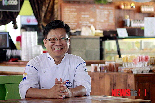 【서울=뉴시스】유희연 기자 = 마늘빵으로 연매출 30억 원을 기록, 개인 베이커리 최고 매출을 보유한 류재은베이커리가 매장 확장에 나섰다.(사진=류재은베이커리 제공)&nbsp; lovely_jh@newsis.com