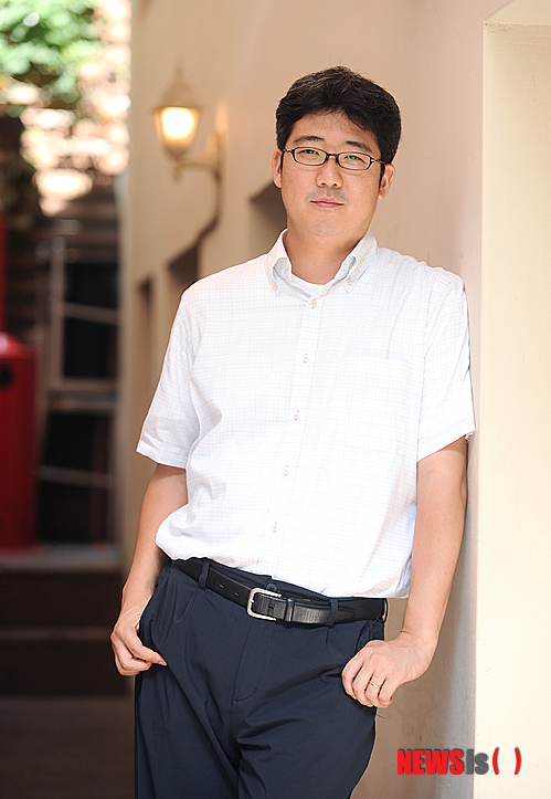 【서울=뉴시스】박상훈 기자 = 애니메이션 영화 '파닥파닥'의 이대희 감독이 27일 오후 서울 강남구 신사동 한 식당에서 뉴시스와 인터뷰를 하고 있다. 영화 '파닥파닥'은 횟집 수족관에 갇힌 고등어 '파닥파닥'이 바다로 돌아가기 위해 탈출을 시도하는 이야기다.&nbsp; hyalinee@newsis.com