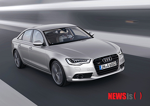 【서울=뉴시스】아우디 코리아는 6일 2.0ℓ 터보 직분사 디젤 엔진을 장착한 'A6 2.0 TDI'와 4륜구동 콰트로 시스템이 추가된 가솔린 모델 'A6 2.0 TFSI 콰트로'를 새롭게 출시한다고 밝혔다.(사진=아우디 코리아 제공) photo@newsis.com