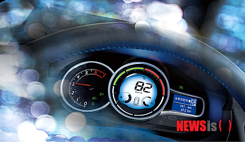 【서울=뉴시스】르노삼성자동차는 기존 SM3의 부분 변경 모델인 '뉴 SM3'의 9월 출시를 앞두고, 21일 일부 이미지와 사양을 공개했다.(사진=르노삼성자동차 제공) photo@newsis.com