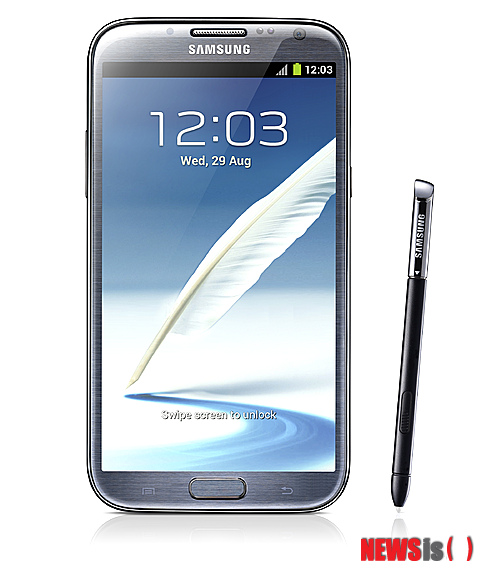 【베를린=뉴시스】= 삼성전자는 29일(현지시간) 독일 베를린에서 열린 유럽 최대 가전전시회 'IFA 2012'에서 '삼성 모바일 언팩' 행사를 갖고, 갤럭시 노트의 후속작 '갤럭시 노트2'를 전격 공개했다. (사진 = 삼성전자 제공) photo@newsis.com