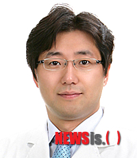 【서울=뉴시스】정우성 새움병원 정형외과 원장.