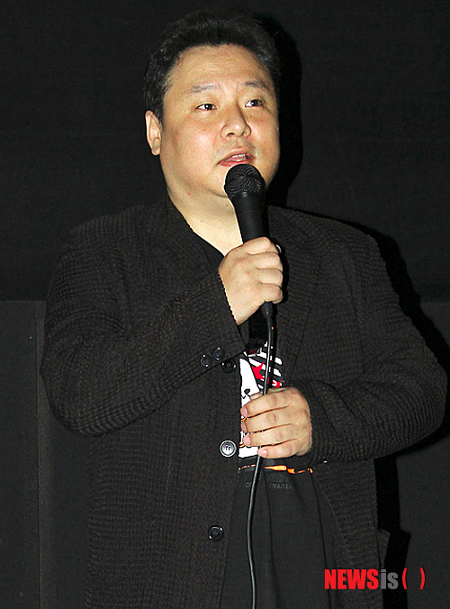 【대전=뉴시스】유순상 기자 = 지난 2009년 부천 국제판타스틱과 유럽 각국 영화제 및 언론에서 호평과 화제를 받았던 장편영화 '블러디 쉐이크'를 연출했던 김지용 중부대학교 연극영화과 교수가 영화 '8月, 悲'를 연말에 개봉한다.(사진=중부대학교 제공)&nbsp;&nbsp; ssyoo@newsis.com