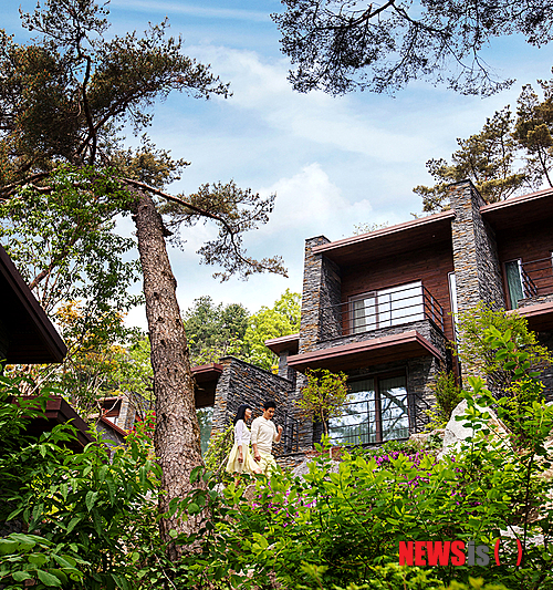 【예산=뉴시스】김인규 기자 = 충북 제천시에 위치한 리솜포레스트가 자연과 건강을 테마로 한 힐링프로그램을 선보이며 산행객들의 발길을 유혹하고 있다. 사진은 리솜포레스트 전경.&nbsp; photo@newsis.com&nbsp; 