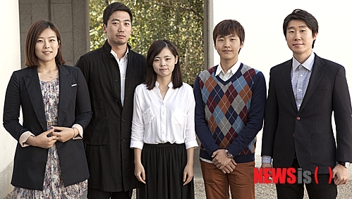 【김해=뉴시스】김상우 기자 = 인제대 건축학과 학생들이 국제 건축공모전에서 2위에 올라 '벨룩스상'을 수상했다고 18일 밝혔다. 사진 왼쪽부터 김나경, 박기문, 정지윤, 양원규, 박지원. (사진=인제대 제공)&nbsp;&nbsp; photo@newsis.com&nbsp; 