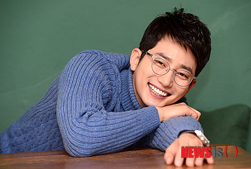 【서울=뉴시스】고범준 기자 = 영화 '내가 살인범이다'의 배우 박시후가 31일 오후 서울 종로구 신문로 한 카페에서 인터뷰에 앞서 포즈를 취하고 있다. bjko@newsis.com