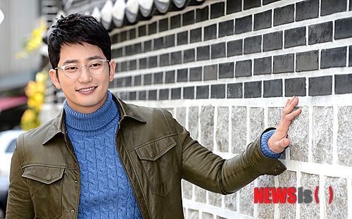 【서울=뉴시스】고범준 기자 = 영화 '내가 살인범이다'의 배우 박시후가 31일 오후 서울 종로구 신문로 한 카페에서 인터뷰에 앞서 포즈를 취하고 있다. bjko@newsis.com