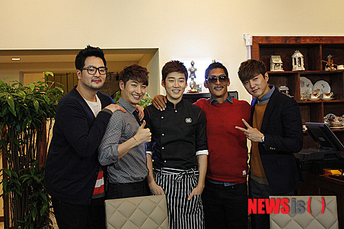 【서울=뉴시스】이예슬 기자 = 그룹 'god' 멤버들이 케이블채널 올리브TV 리얼리티 프로그램 '윤계상의 원테이블'에 모였다.&nbsp; ashley85@newsis.com