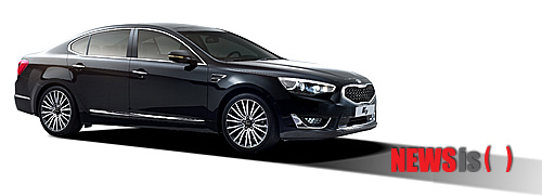 【서울=뉴시스】기아자동차는 준대형 세단 K7 페이스리프트(부분변경 모델)의 차명을 '더 뉴 K7'으로 확정하고, 1일부터 전국 기아차 영업점을 통해 사전계약에 돌입한다고 밝혔다.(사진=기아자동차 제공)&nbsp; photo@newsis.com