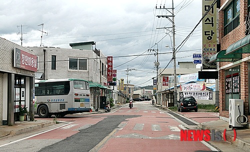  【괴산=뉴시스】강신욱 기자 = 충북 괴산군은 사업비 70억원을 들여 2016년까지 청안면 소재지 종합정비사업을 추진한다. 사진은 청안면 소재지인 읍내리 전경.&nbsp; ksw64@newsis.com 