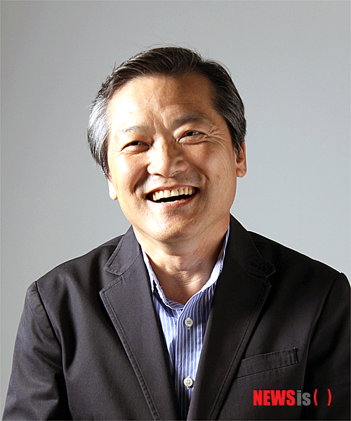 【전주=뉴시스】김운협 기자 = 6일 전북대학교 홍정표(예술대 산업디자인과) 교수가 국내 최대 디자인 관련 학술 단체인 (사)한국디자인학회 차기 회장에 선출됐다. (사진=전북대학교 제공)&nbsp; photo@newsis.com