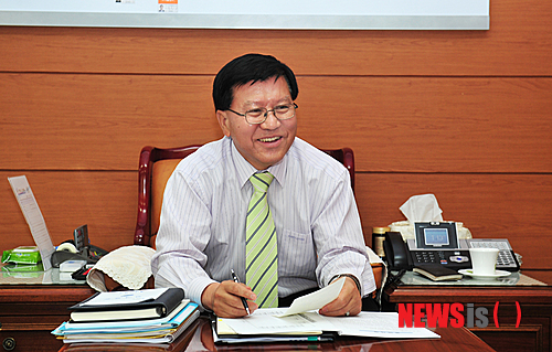 【여주=뉴시스】김춘석 여주군수.