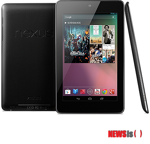 【서울=뉴시스】= 구글의 저가형 태블릿PC '넥서스7'의 32GB(기가바이트) 모델을 20일 국내에 출시한다고 밝혔다. 구글코리아는 넥서스7 32GB 모델이 롯데마트와 하이마트 등 온·오프라인 매장에서 35만9000원에 판매 된다고 전했다. (사진 = 구글코리아 제공) photo@newsis.com
