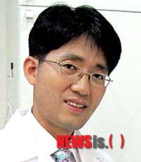 【서울=뉴시스】박준식 새움병원 정형외과 원장.