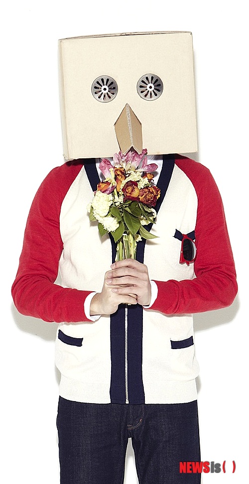 【서울=뉴시스】이재훈 기자 = 힙합 뮤지션들이 강세다. 지난해 말 프로듀서 프라이머리(29·최동훈)부터 그룹 '에픽하이', 최근 듀오 '배치기'(무웅·탁)와 '프리스타일'(지오·미노)까지 힙합을 기반으로 하는 뮤지션들이 음원차트를 싹쓸이하고 있다.&nbsp; realpaper7@newsis.com 