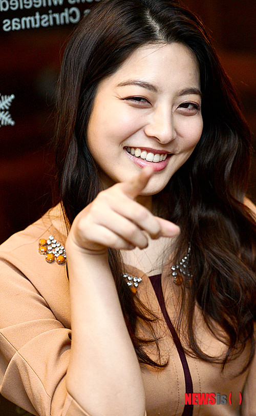 【서울=뉴시스】 박문호 기자 = 배우 박세영이 21일 오후 서울 신사동 마마돈마마에서 뉴시스와 인터뷰를 하고 있다. 배우 박세영은 최근 막을 내린 KBS 2TV '학교 2013'에서 모범생 송하경 역으로 열연했다. go2@newsis.com 