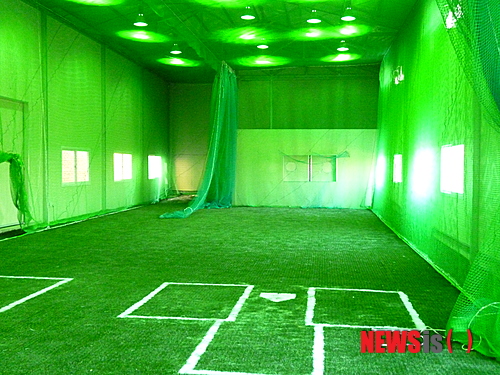 【충주=뉴시스】이병찬 기자 = 7일 국내 유일의 청각장애 고등학교 야구팀인 충북 충주성심학교 야구부는 실내 야구연습장을 마련하고 개장식을 한다. (사진=충주성심학교 제공)&nbsp; photo@newsis.com