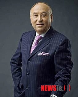 라틴아메리카 개발은행(CAF) 대표 겸 최고경영자, 엔리케 가르시아 로드리게스(Enrique García Rodríguez)