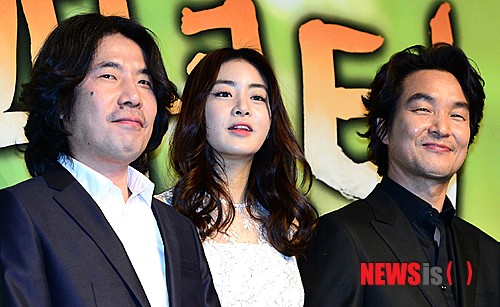 【서울=뉴시스】전신 기자 = 18일 서울 서교동 인터파크아트센터에서 열린 영화 '파파로티' 제작보고회에서 배우 오달수(왼쪽부터), 강소라, 한석규가 포즈를 취하고 있다.&nbsp; photo1006@newsis.com