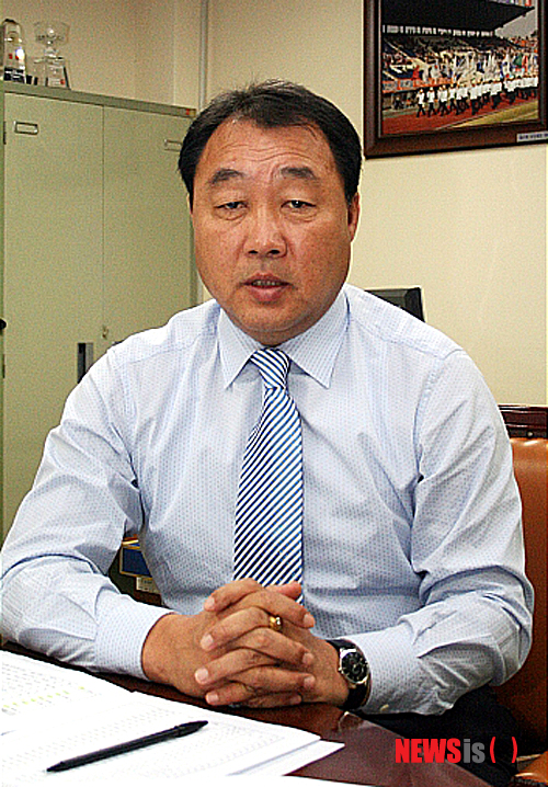 【전주=뉴시스】김운협 기자 = 전북도체육회 제15대 고환승 사무처장이 5년간의 임기를 마치고 13일 퇴임한다. (사진=전북도체육회 제공) photo@newsis.com