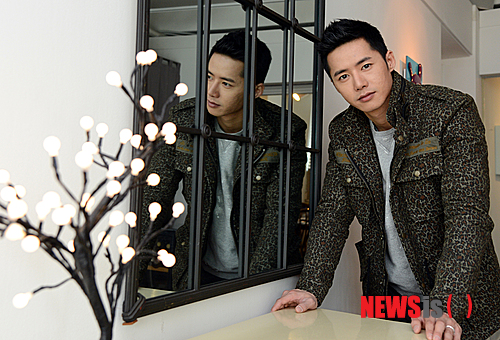 【서울=뉴시스】조수정 기자 = 뮤지컬 '그날들'로 무대에 복귀하는 가수 겸 배우 오종혁이 19일 오전 서울 남산동 한 카페에서 인터뷰하고 있다. 고(故) 김광석이 부른 노래들로 만들어지는 대형 뮤지컬 '그날들'은 오는 4월 4일부터 6월 30일까지 대학로 뮤지컬센터 대극장에서 공연된다. chocrystal@newsis.com