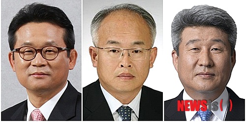  【증평=뉴시스】강신욱 기자 = 신성그룹은 신성솔라에너지와 신성이엔지를 각자대표 체제로 변경하고 신성에프에이는 신규 대표이사를 선임했다. 사진 왼쪽부터 김호식 신성솔라에너지 대표이사 사장, 안윤수 신성이엔지 대표이사 부사장, 김주헌 신성에프에이 대표이사 부회장. (사진=신성그룹 제공)&nbsp;&nbsp; photo@newsis.com&nbsp; 