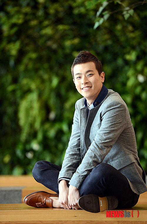 【서울=뉴시스】조수정 기자 = 영화 '전설의 주먹' 에서 주인공 임덕규(황정민 분)의 아역을 연기한 배우 박정민이 9일 오전 서울 충무로 뉴시스 본사에서 인터뷰 전 포즈를 취하고 있다.&nbsp; 영화 전설의 주먹은 오는 10일 개봉한다.&nbsp;&nbsp; chocrystal@newsis.com