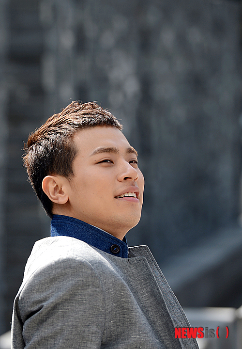 【서울=뉴시스】조수정 기자 = 영화 '전설의 주먹' 에서 주인공 임덕규(황정민 분)의 아역을 연기한 배우 박정민이 9일 오전 서울 충무로 뉴시스 본사에서 인터뷰 전 포즈를 취하고 있다.&nbsp; 영화 전설의 주먹은 오는 10일 개봉한다.&nbsp;&nbsp; chocrystal@newsis.com