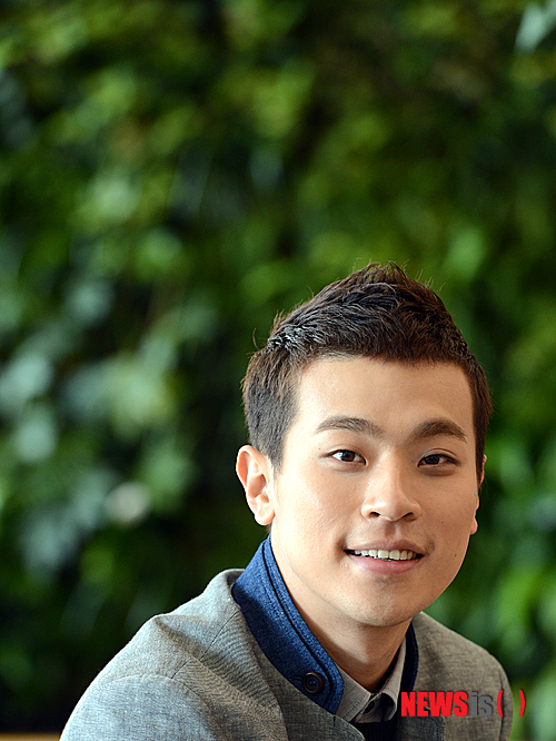 【서울=뉴시스】조수정 기자 = 영화 '전설의 주먹' 에서 주인공 임덕규(황정민 분)의 아역을 연기한 배우 박정민이 9일 오전 서울 충무로 뉴시스 본사에서 인터뷰 전 포즈를 취하고 있다.&nbsp; 영화 전설의 주먹은 오는 10일 개봉한다.&nbsp;&nbsp; chocrystal@newsis.com