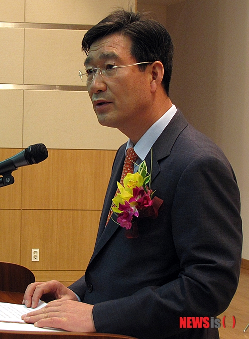 【청주=뉴시스】엄기찬 기자 = 10일 오전 열린 청주지검장 취임식에서 오광수 검사장이 정부의 국정 목표인 '4대 사회악' 척결의 강한 의지를 밝히며 취임사를 말하고 있다. (사진=청주지검 제공) photo@newsis.com