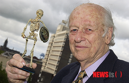 레이 해리하우젠 별세, 영화 특수효과 거장…향년 93 :: 공감언론 뉴시스 ::