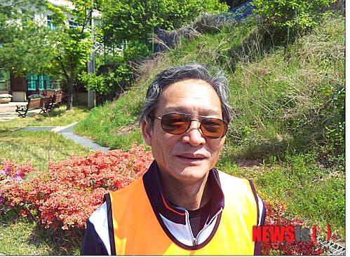 【서울=뉴시스】유상우 기자 = 국립중앙박물관회는 제7회 국립중앙박물관회 학술상인 천마상 수상자로 임학종 국립진주박물관 학예연구관을 선정했다. 임 학예연구관은 ‘홍도(紅陶)의 성형(成形)과 소성 실험(燒成 實驗)’이란 논문으로 이 상을 받았다. 금관상은 ‘무령왕릉 출토 탄목제품의 과학적인 분석을 통한 명칭재고 및 한반도 내 출토 현황 검토’의 유혜선 국립공주박물관 학예연구관, ‘옥애 김진여(1675-1760)와 18세기 전반 초상화의 일변’의 문동수 국립중앙박물관 미술부 학예연구사에게 돌아갔다. 이정근 국립광주박물관 학예연구사가 ‘삼국시대 토기 재임방법에 대한 검토-고식도질토기 재임방법과 변화를 중심으로’, 이용진 국립중앙박물관 미술부 학예연구사가 ‘고려시대 불교향로의 전통성과 독창성’으로 은관상을 차지했다. 상금은 천마상 1000만원, 금관상 500만원, 은관상 200만원이다. swryu@newsis.com