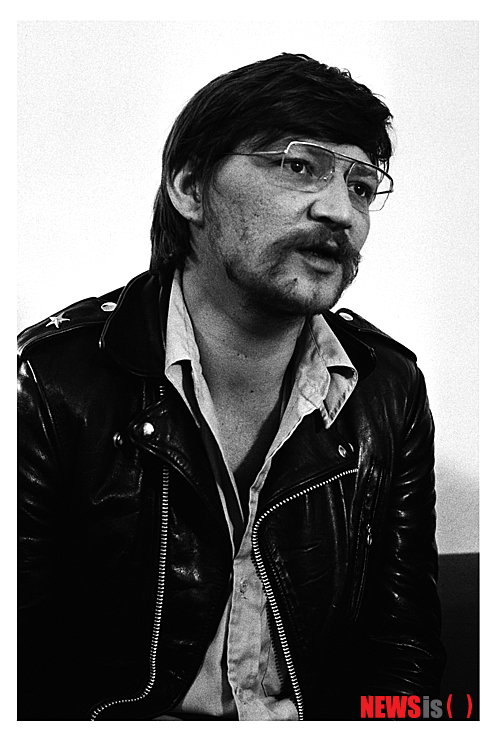 【서울=뉴시스】박영주 기자 = 영화 ‘불안은 영혼을 잠식한다’(1974)로 국내에도 알려진 독일의 거장 라이너 베르너 파스빈더(1946~1982)의 대표작들이 한 자리에 모인다.&nbsp; gogogirl@newsis.com