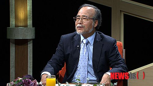 【서울=뉴시스】유상우 기자 = KTV ‘대한늬우스의 그때 그 사람’이 24일 오후 2시55분 영화 ‘파도강산’ 등의 제작에 참여한 이지완 전 국립영화제작소 감독을 초대한다.&nbsp; 1967년 제작된 ‘팔도강산’은 KTV의 전신인 공보부 산하 국립영화제작소가 제작한 시리즈 영화다. 노부부가 6남매를 만나기 위해 전국 유람여행을 떠나면서 겪는 에피소드를 담고 있다. 김희갑, 황정순, 김승호, 최은희, 김진규 등 당대 인기배우들이 출연했다.&nbsp; 이후 해외동포를 소재로 한 ‘속 팔도강산’과 ‘내일의 팔도강산’ ‘아름다운 팔도강산’ 등의 영화가 제작됐다.&nbsp; 이지완 감독은 이날 영화의 제작 에피소드는 물론 당시 국립영화제작소의 작품과 국민의 반응, 우리나라 영상산업의 일대기 등을 들려준다. 속리산 법주사에서 촬영 때는 호랑이를 만난 적도 있다고 한다.&nbsp; 이 감독은 1963년 최무룡 주연 극영화 ‘대전발 0시50분’의 스크립터를 시작으로 다큐멘터리, CF를 비롯해 다수의 홍보영화를 제작했다. 1986년 아시아경기대회와 1988년 서울올림픽 공식 기록영화도 만들었다.&nbsp; swryu@newsis.com