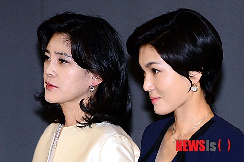 【서울=뉴시스】전신 기자 = 이부진 호텔신라 사장과 이서현 제일모직 부사장이 31일 오후 서울 중구 호암아트홀에서 열린 제23회 호암상 시상식에 참석하고 있다. photo1006@newsis.com