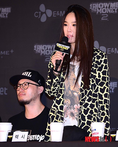 【서울=뉴시스】전신 기자 = 5일 오후 서울 상암동 CJ E&M센터에서 열린 '쇼미더머니2' 기자간담회에서 렉시가 인사말을 하고 있다. 2013.06.05.&nbsp; photo1006@newsis.com