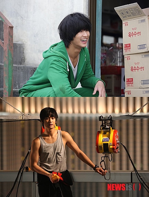 【서울=뉴시스】 김정환 기자 = 김수현(25) 박기웅(28) 이현우(20)의 액션 ‘은밀하게 위대하게’(감독 장철수)가 400만 관객을 돌파했다. ace@newsis.com