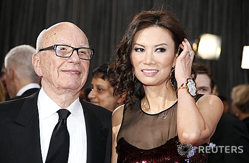 【할리우드(캘리포니아)=로이터/뉴시스】지난 2월24일 캘리포니아 할리우드에서 열린 제85회 아카데미 시상식에 참석한 루퍼트 머독 뉴스코프 최고경영자(CEO)와 부인 웬디 덩. 뉴스코프는 13일 머독이 이혼소송을 냈다고 밝혔다. 2013.06.14 