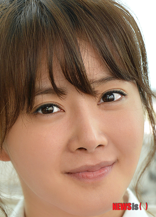 【서울=뉴시스】김영욱 기자 = 영화 '더 웹툰: 예고살인'(감독 김용균)에 웹툰 작가 지윤을 연기한 배우 이시영이 21일 서울 삼청동 한 카페에서 뉴시스와 인터뷰하고 있다. 2013.06.21.&nbsp; mirage@newsis.com