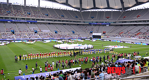 【서울=뉴시스】김인철 기자 = 21일 오후 서울월드컵경기장에서 2013 하나은행 K리그 올스타전 개막식이 열리고 있다. 2013.06.21.&nbsp; yatoya@newsis.com