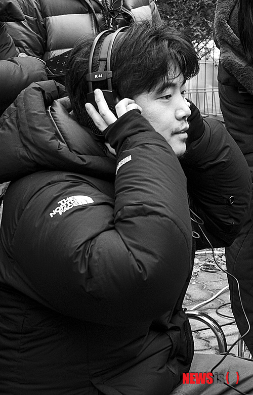 【서울=뉴시스】김정환 기자 = 허정(32) 감독이 ‘제12회 미쟝센 단편영화제-장르의 상상력’전에서 심사위원 특별상을 받았다. 동시에 8월14일 개봉하는 장편 데뷔작인 스릴러 ‘숨바꼭질’로 관심이 모아지고 있다.  ace@newsis.com 