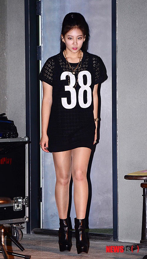 【서울=뉴시스】전신 기자 = 배우 다희가 9일 오후 서울 여의도 IFC몰 MPUB에서 열린 tvN·Mnet 뮤직드라마 '몬스타' 기자간담회에 참석하고 있다. 2013.07.09.&nbsp; photo1006@newsis.com