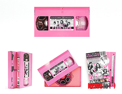 【서울=뉴시스】이재훈 기자 = 그룹 '에프엑스(f(x))'가 1년1개월 만인 29일 정규 2집 '핑크 테이프(Pink Tape)'를 공개한다. 타이틀 곡 '첫 사랑니'(Rum Pum Pum Pum)는 에스닉한 기타 사운드와 흥겨운 퍼커션 리듬이 어우러진 팝 댄스곡이다. 뒤늦게 찾아온 진짜 첫사랑을 사랑니에 빗대어 표현한 독특한 노랫말이 인상적이다. 지난 25일 엠넷 '엠카운트다운'을 통해 '사랑니' 첫 무대를 선보였다. f(x) 멤버 엠버(21)가 처음 작곡에 참여한 어쿠스틱한 분위기의 '굿바이 서머(Goodbye Summer)'도 눈길을 끈다. 학창시절 좋아하는 감정을 표현하지 못한 두 남녀가 시간이 흘러 지난 시간을 추억하며 후회하는 이야기다. 엠버와 f(x)의 또 다른 멤버 루나(20), 크리스탈(19)이 불렀다. 떠오르는 그룹 '엑소' 멤버 디오(20·D.O.)가 피처링으로 힘을 실었다. 앨범 공개 전 미리 선보인 f(x) 티저 형식의 '아트필름'에 삽입된 '미행'(그림자), 레트로 솔(soul)풍의 '여우 같은 내 친구' 등도 주목 된다. '여우 같은 내 친구'는 그룹 '천상지희' 멤버 다나(27)가 작사했다. 이밖에 외모를 과신하는 개성 없는 여성들의 모습을 풍자한 '프리티 걸(Pretty Girl)', 스케이트보드를 타고 꿈을 향해 달리는 소녀들의 이야기를 담은 일렉트로닉 댄스곡 '킥(Kick)', 빈티지 일렉트로니카 곡 '시그널(Signal)', 반전의 묘미가 있는 일렉트로닉 댄스 곡 '에어플레인(Airplane)', R&B 리듬과 강렬한 록 사운드의 조합이 독특한 '엔딩 페이지(Ending Page)' 등 총 12곡이 실렸다. f(x)는 지난해 6월 미니앨범 '일렉트릭 쇼크'로 주목받았다. 이 앨범의 동명 타이틀곡으로 지난 2월 말 열린 제10회 한국대중음악상에서 '최우수 댄스&일렉트로닉 노래상'을 차지했다. 3월에는 북미 최대 음악페스티벌인 '사우스 바이 사우스웨스트'(SXSW)에서 공연하기도 했다. f(x)는 26일 KBS 2TV '뮤직뱅크', 27일 MBC TV '쇼! 음악중심', 28일 SBS TV '인기가요'에서 잇따라 컴백 무대를 마련한다. /realpaper7@newsis.com