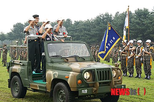 【양주=뉴시스】이종구 기자 = 육군 제25보병사단은 정전협정 체결 60주년을 하루 앞둔 26일 참전용사 109명을 부대로 초청해 감사 행사를 열었다. 2013.07.26 (사진=제25보병사단 제공)&nbsp; leejg@newsis.com