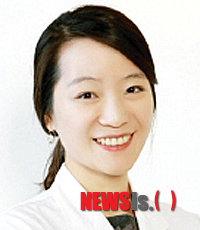 【서울=뉴시스】표정윤 새움병원 류마티스내과 원장.