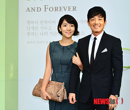 이윤진(왼쪽), 이범수