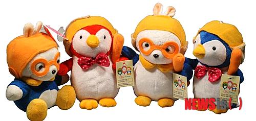 【서울=뉴시스】마시뽀로. 마시마로와 뽀로로를 결합한 복제품이다.