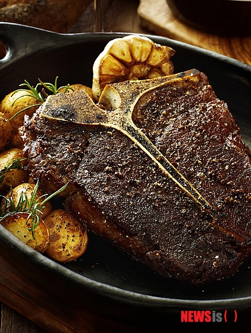【서울=뉴시스】포터하우스 스테이크